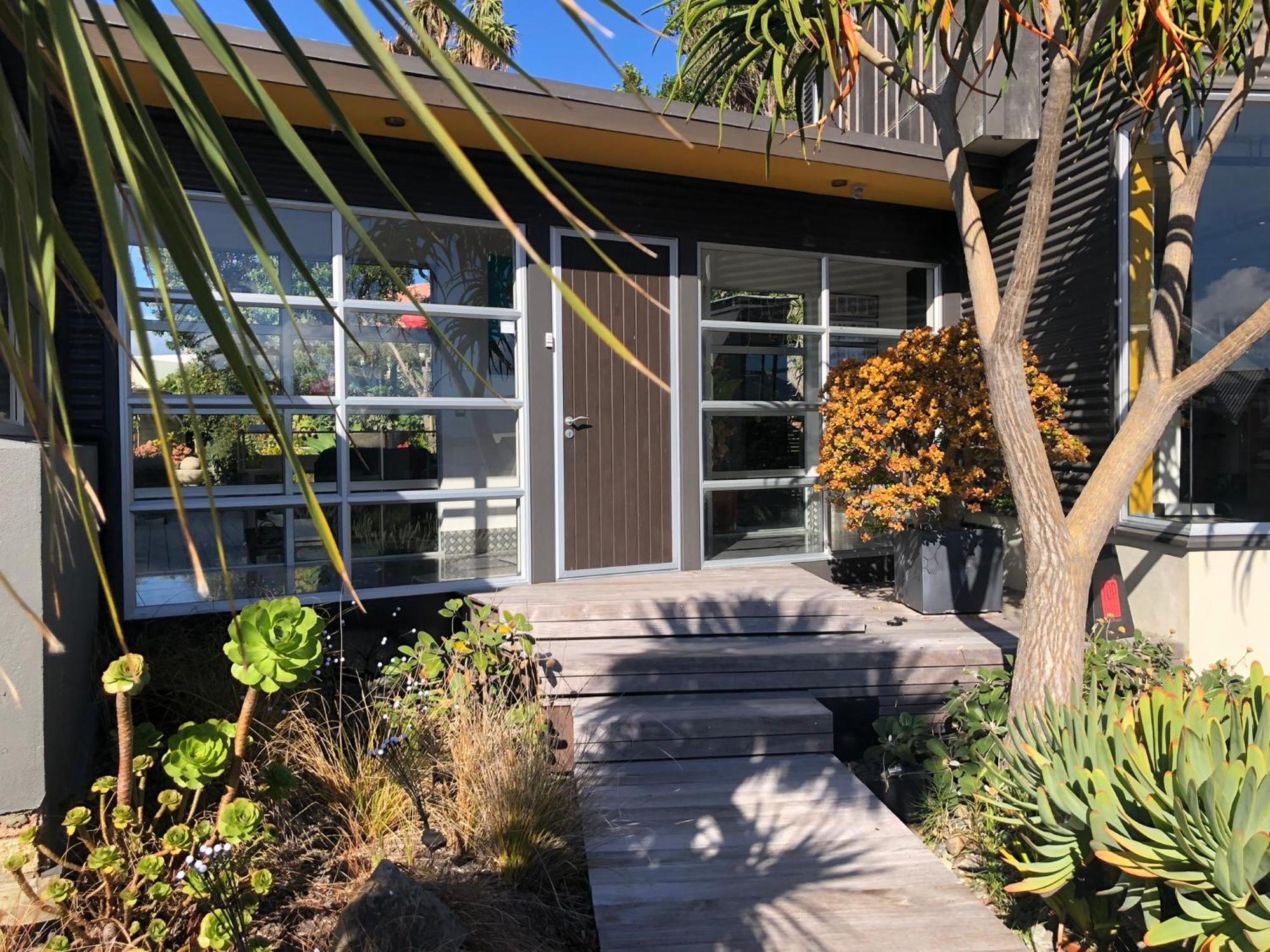 Top Floor Bed And Breakfast Paraparaumu Exterior photo