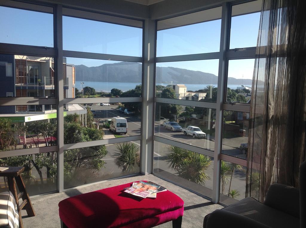 Top Floor Bed And Breakfast Paraparaumu Room photo